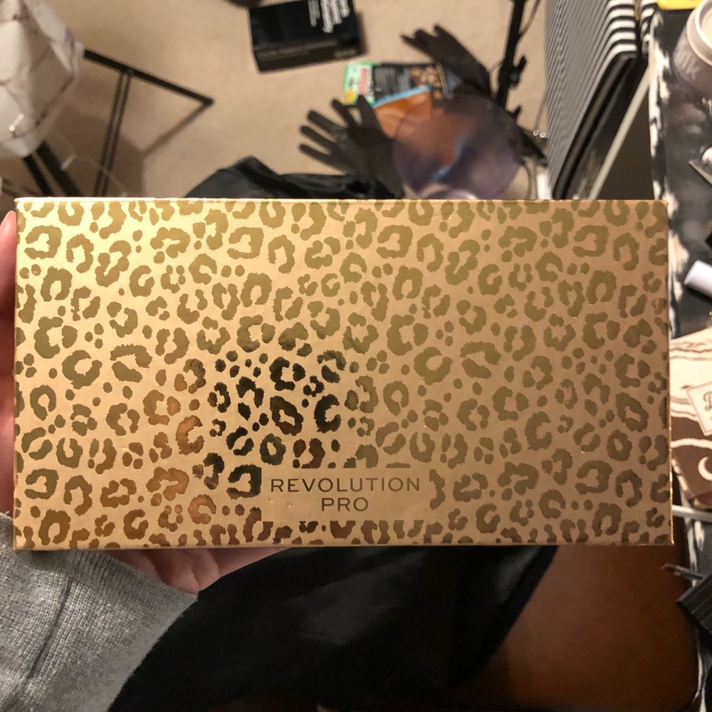 Revolution Pro New Neutral Eyeshadow Palette